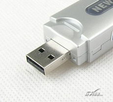 紐曼手機電池通訊王 紅外功能加持,超強續航的通訊利器